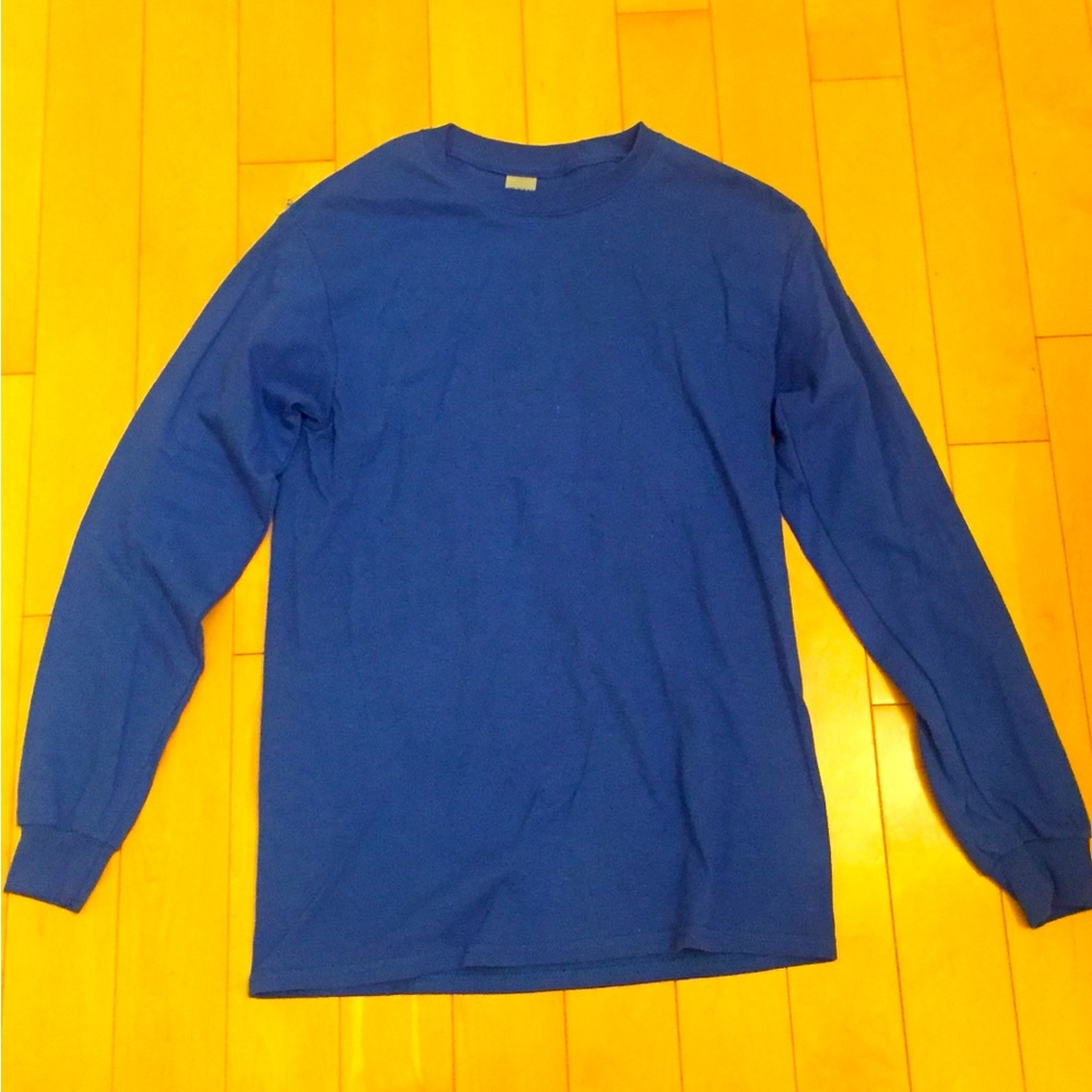 🍎📚Back to School Sale for teachers and students 🍎📚Gildan Blue Long Sleeve Unise